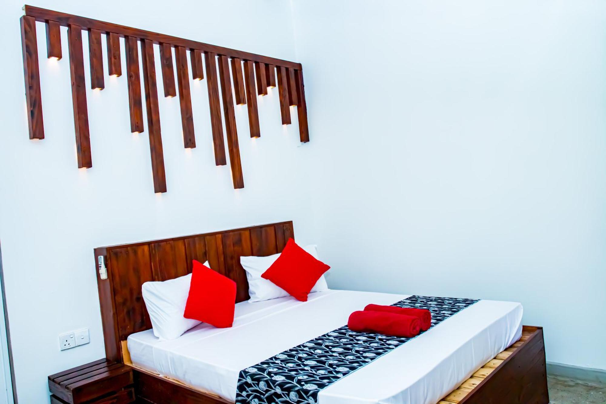 Mandavilla Airport Transit Hotel Катунаяка Экстерьер фото